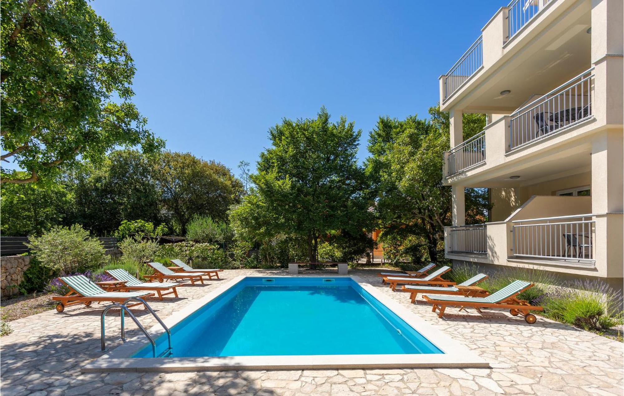 2 Bedroom Beautiful Apartment In Pinezici Экстерьер фото